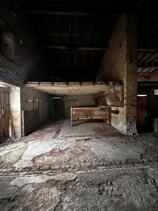  Remise / Grange � vendre 1 pi�ce 180 m�