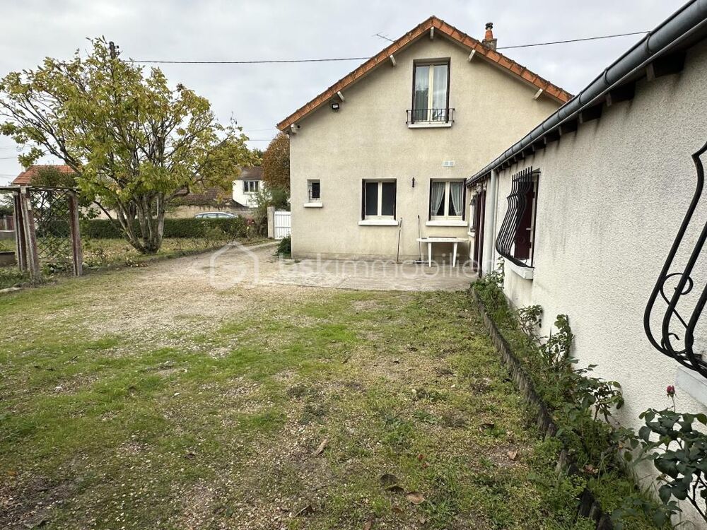 Maison individuelle avec double garage à Fleury-les-Aubrais