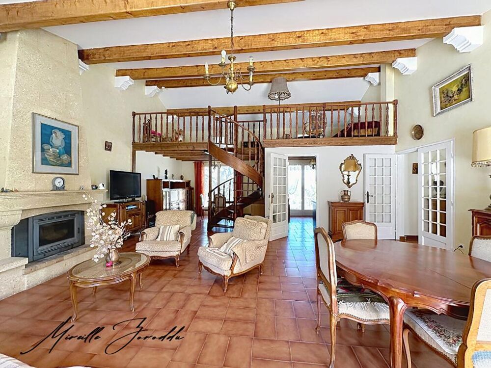 A VENDRE BEAUCAIRE Maison de 134m² avec 4 chambres piscine, garage et annexe