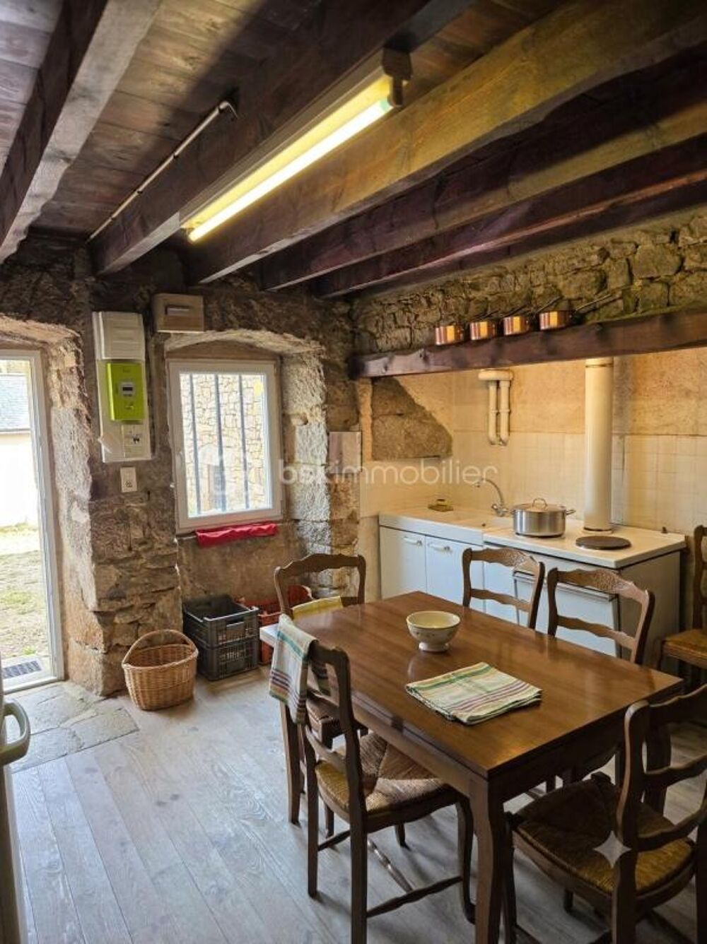 Ancien corps de ferme authentique au fort potentiel