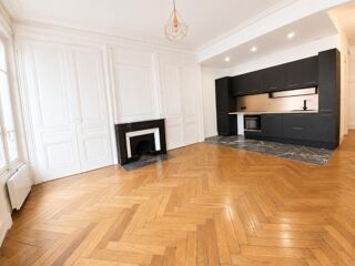  Appartement à louer 3 pièces 80 m²