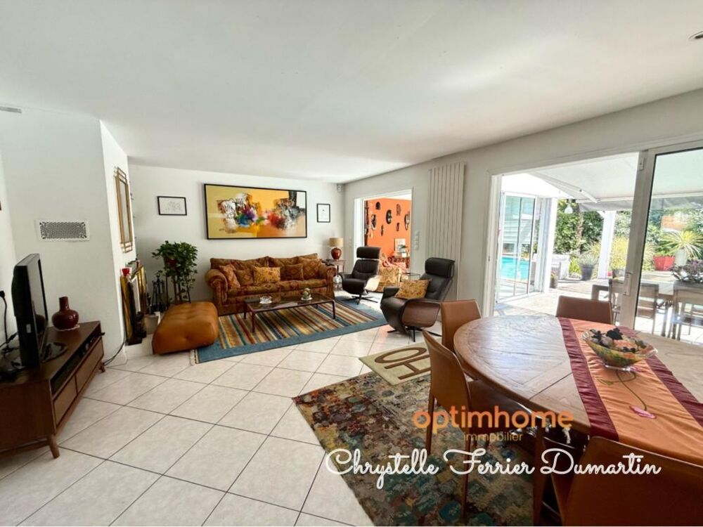 Vente Villa Maison de 206 m2 - 4 chambres - 1 studio indépendant - Piscine - CARBON BLANC Carbon blanc