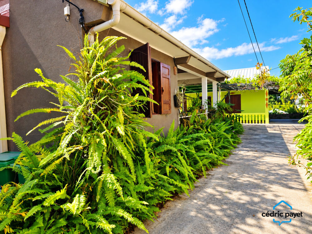 Vente Maison Maison à  rénover à vendre F4  SAINT PIERRE (974) Saint pierre