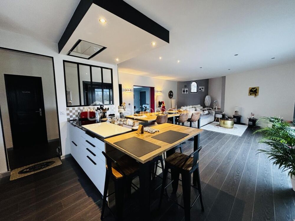 Vente Maison ? À VENDRE – Superbe maison familiale de 220 m², prête à vous accueillir ? Tallende