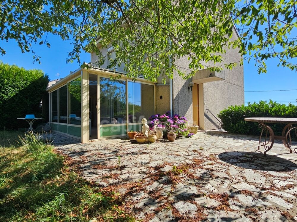 Maison à vendre 4 pièces avec garage et jardin PANISSIERES (42)