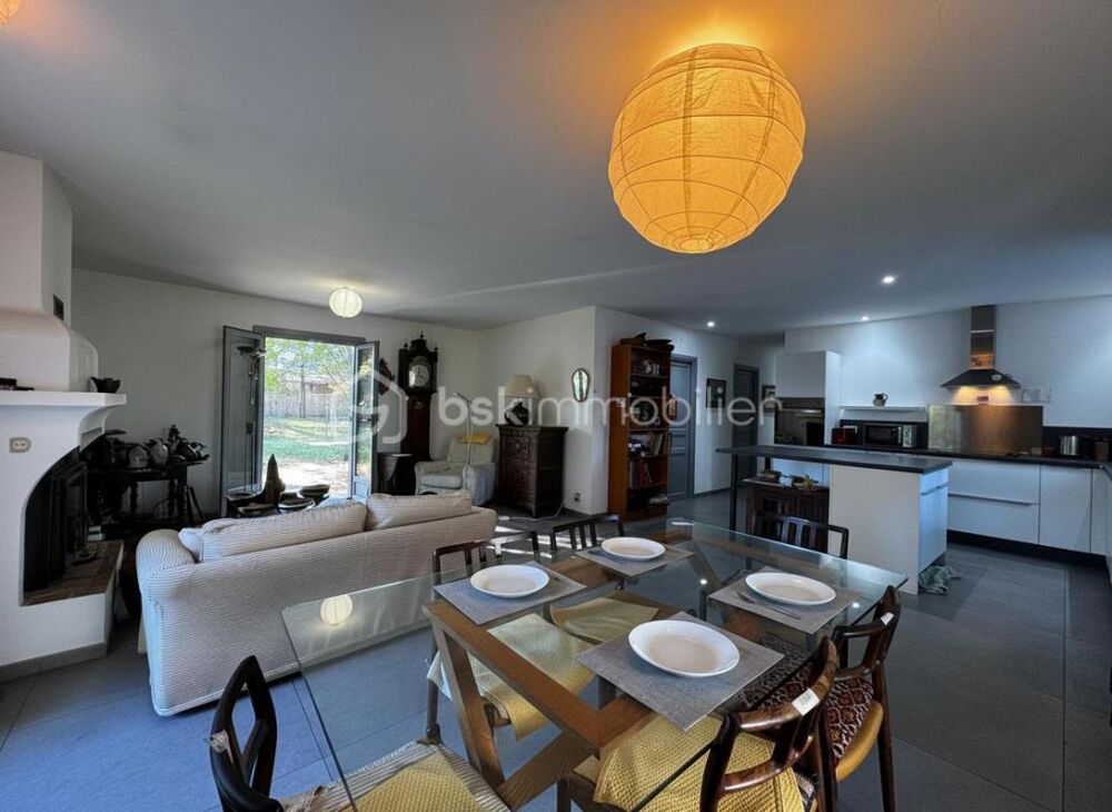 Vente Maison Exclusivité : CALLIAN – MAISON DE PLAIN-PIED DE 102,69 m² AVEC TERRAIN PLAT DE 1 533 m² – DPE B Callian