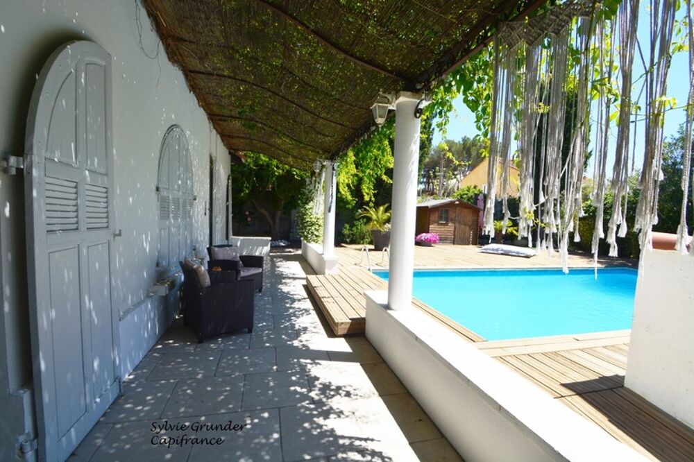 Vente Maison Maison à vendre 8 pièces 194m² de superficie habitable, jardin et piscine Rognac