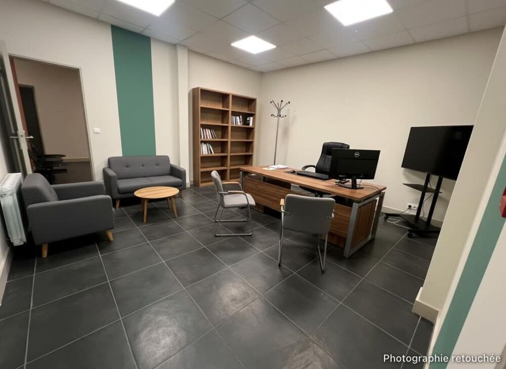   VERNEUIL EN HALATTE - Bureau avec coin cuisine à louer au Parc Alata 