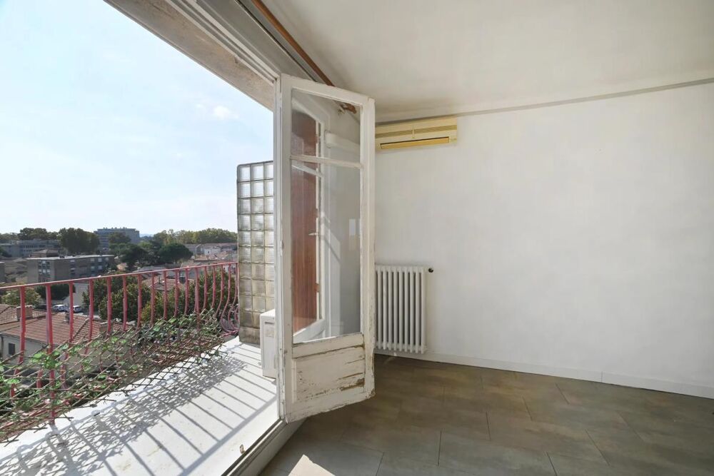 Charmant 3 pièces avec balcon au dernier étage à Avignon