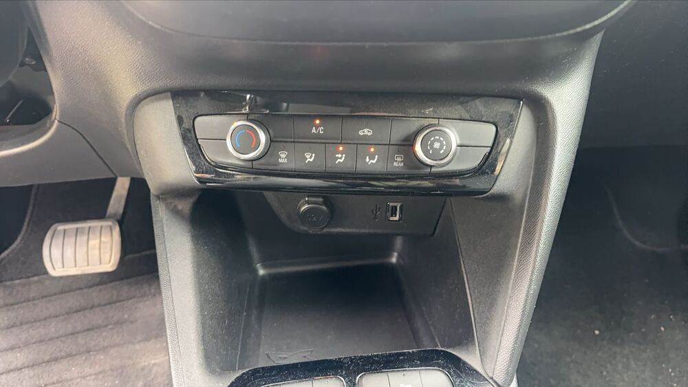 Corsa 1.2 Turbo 101 EAT8 Elegance - Automatique Entretien construc 2021 occasion 27400 La Haye Le Comte