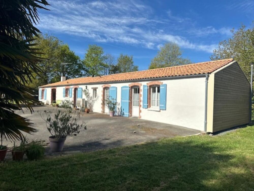 AUBIGNY-LES CLOUZEAUX, Longère 156 m², dépendance, 3569 m² terrain