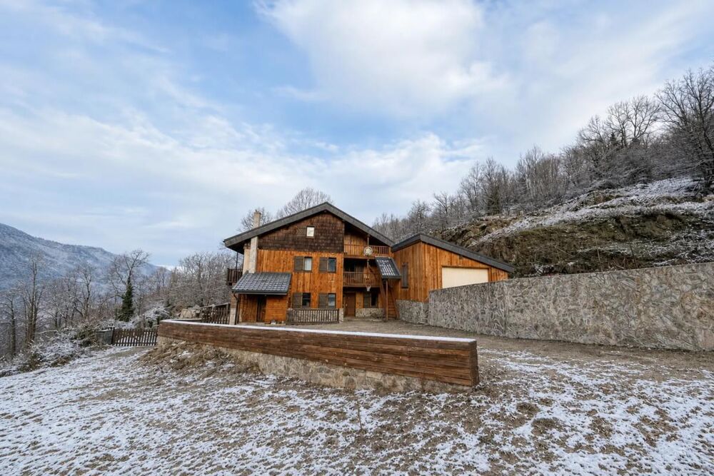 Chalet lumineux de 11 pièces à Ax-les-Thermes