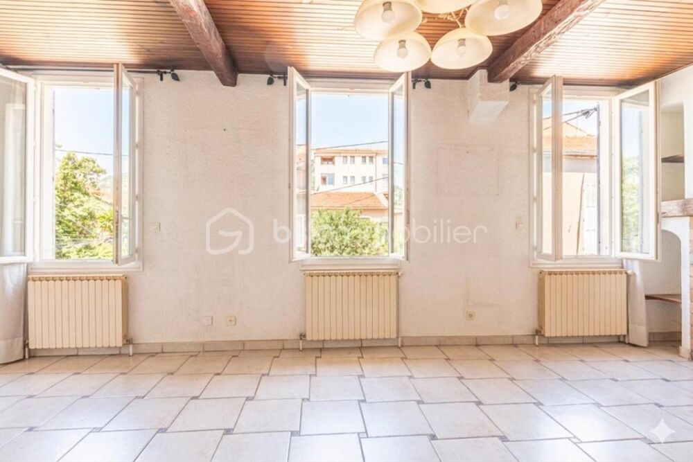 Vente Appartement *** RETOUR À LA VENTE SUITE REFUS DE PRÊT *** AU COEUR DE LA LOUBIÈRE *** T3/4 TRAVERSANT À RÉNOVER AVEC TERRASSE *** Toulon