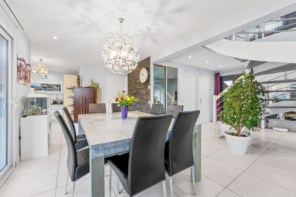 Maison à vendre 7 pièces SEGNY (01)