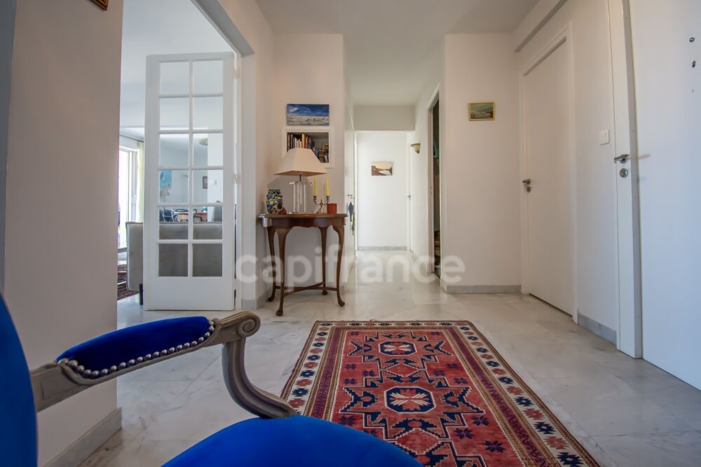 ROYAN  BEAU T3 DE 98 m² AVEC GARAGE ET CAVE À 650 M DE LA PLAGE