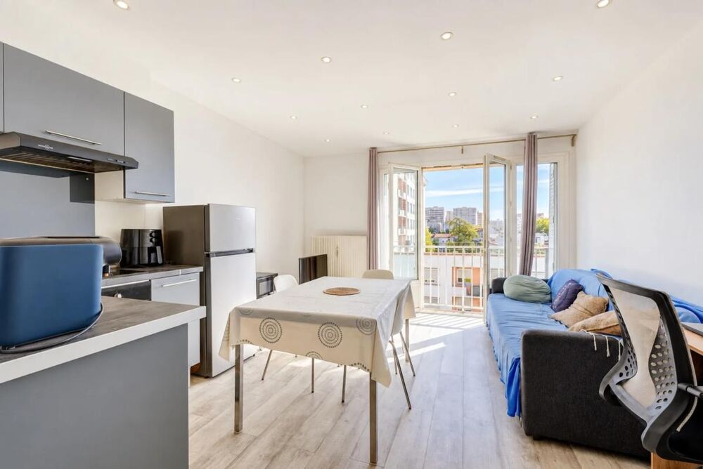 Villeurbanne 2 pièces de 34 m² traversant climatisé et meublé