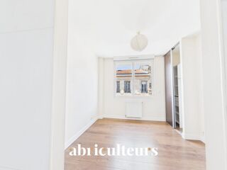 Vente Appartement Bordeaux Saint-Genès (33000) - T3 traversant de 73 m² au dernier étage, lumineux et sans vis-à-vis, tram B à 200 m Bordeaux
