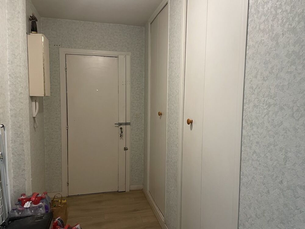 Vente Appartement ORLEANS, secteur Madeleine, vaste trois pièces en dernier étage avec balcon et vue sur Loire - Garage double en sous-sol et cave Orleans