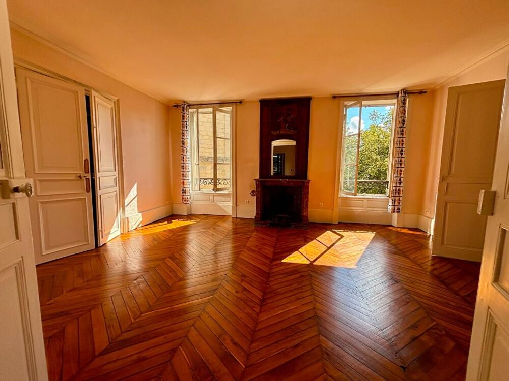 Grand appartement de caractère de 173 m² en plein centre de Nevers - Garage - Dépendance - 4 chambres