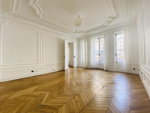 Locaux avec parquet, moulures et chemin&eacute;es au sein d'un immeuble Haussmannien 7747 75009 Paris