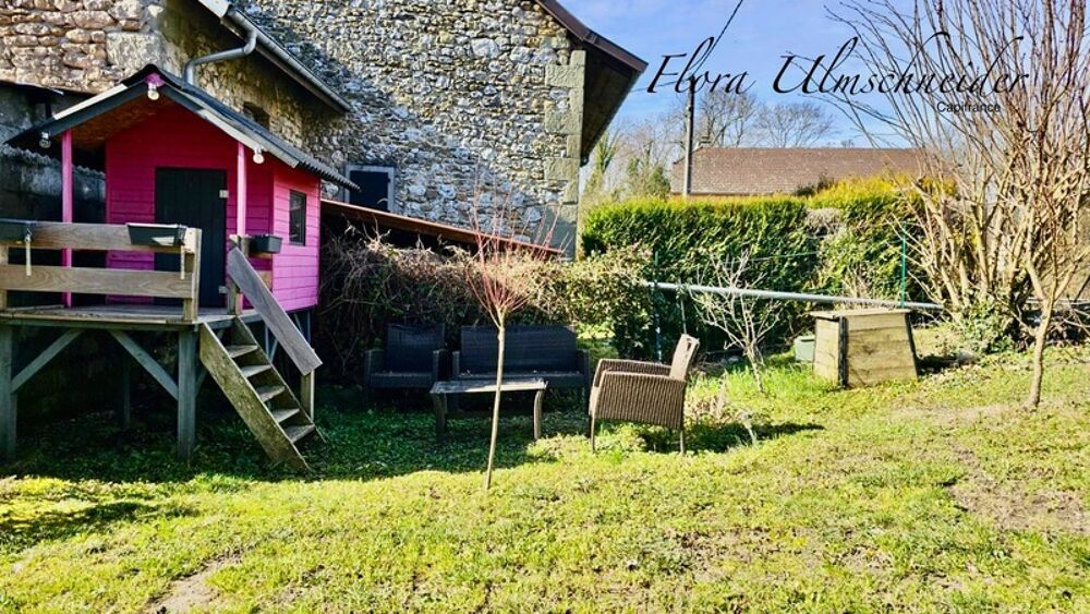 A vendre à CHINDRIEUX, maison individuelle avec fort potentiel dévolution  Jusquà 140 m² habitables. Terrain et garage. Lac d