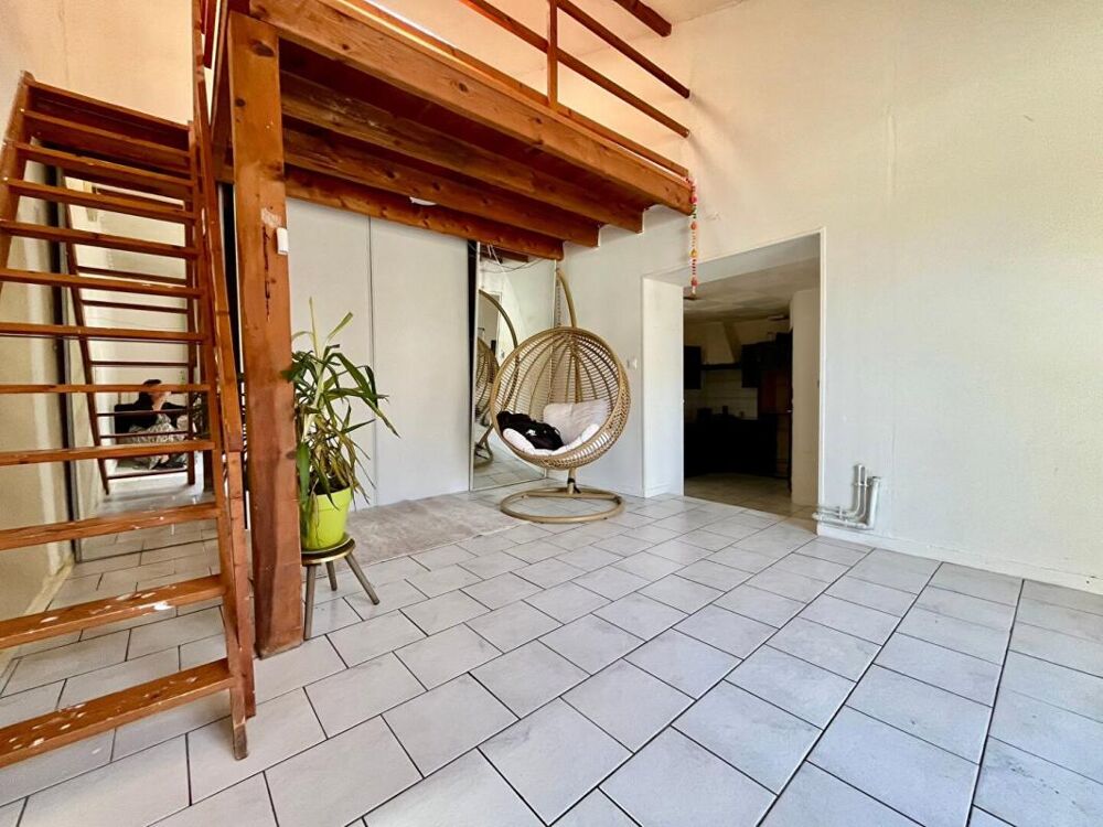 Appartement esprit "maisonnette" avec exterieur et garage