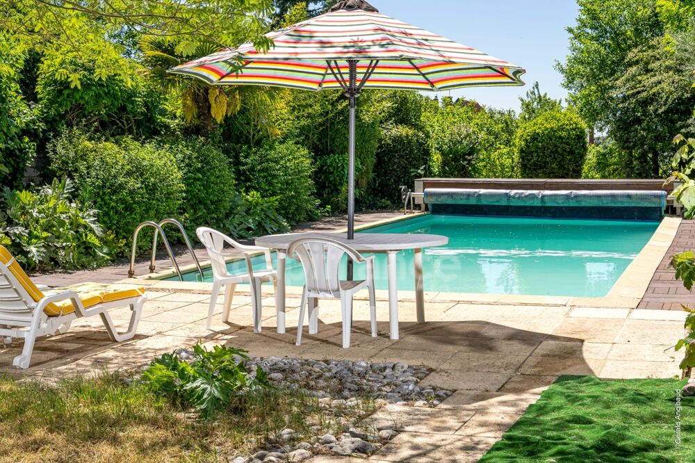Vente Propriété/Château Propriete d'exception à vendre à SAUMUR (49400)  Panorama d'exception sur le château et la Loire - 328m² - 2278m²-piscine Saumur