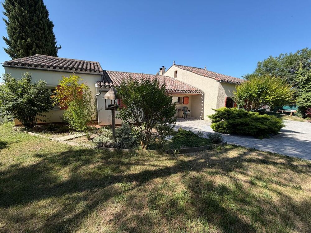 Pradines (46090), maison 5 chambres 210 m2 sur 5000 m² de terrain avec piscine