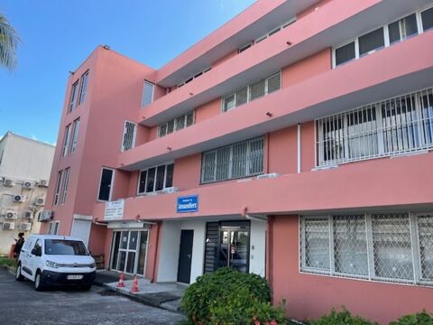 Dpt Martinique (972), à vendre LE LAMENTIN Local commercial d'environ 200 m² 406600 97232 Le lamentin