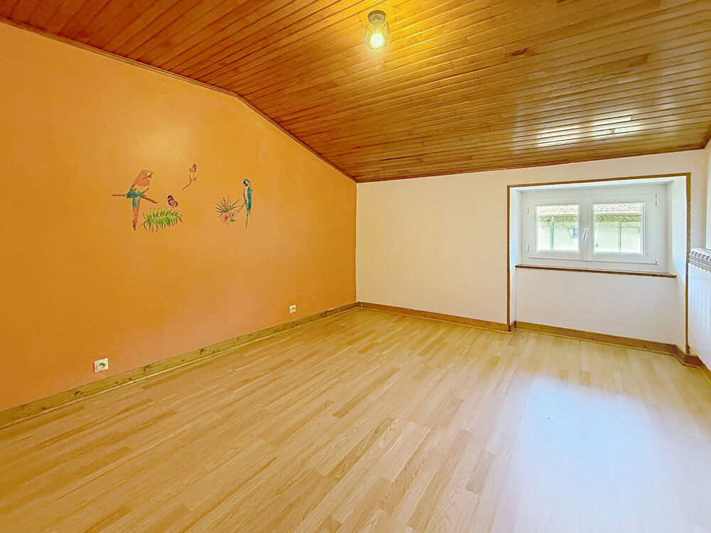 Vente Maison Ardèche - Vallée de la Glueyre - Marcols les Eaux - Grande maison de village - une dépendance à rénover, un grand garage, caves, Marcols les eaux