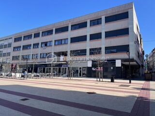  Immeuble à vendre 15 + pièces 1700 m²