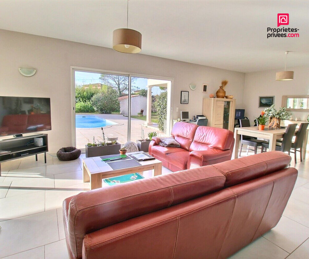 Vente Maison Villa plain pied avec piscine et double garage dans un quartier calme ! Le muy