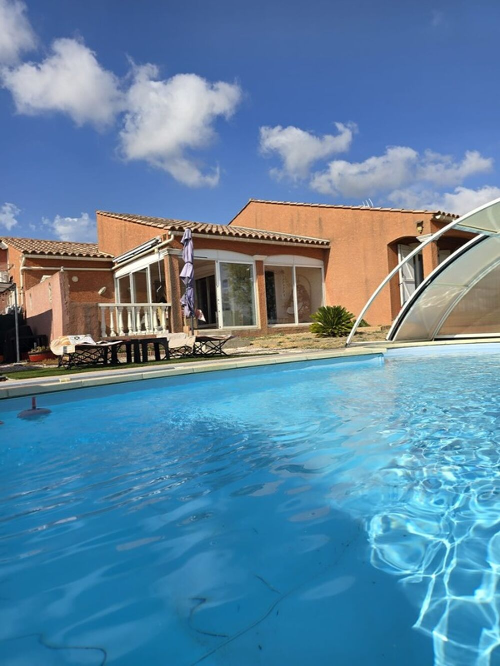 VILLA FAMILIALE DE PLAIN-PIED  181 m²  5 CHAMBRES  PISCINE  VÉRANDA  TERRAIN DE 916 m²