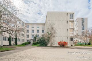  Immeuble � vendre 15 + pi�ces 1700 m�