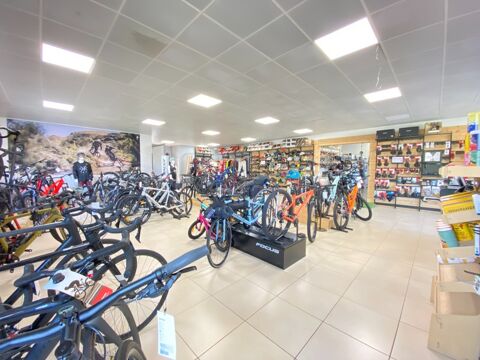 Local commercial / local d'activit&eacute; &agrave; vendre 150 m&sup2; au Nord d'Aix-en-Provence � Axe fr&eacute;quent&eacute; 295000 13100 Aix en provence