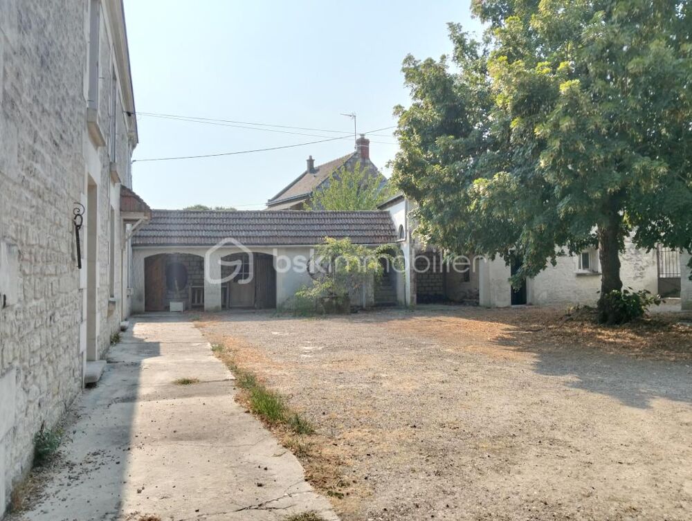 ? Maison familiale en pierre  130 m²  Parçay-sur-Vienne