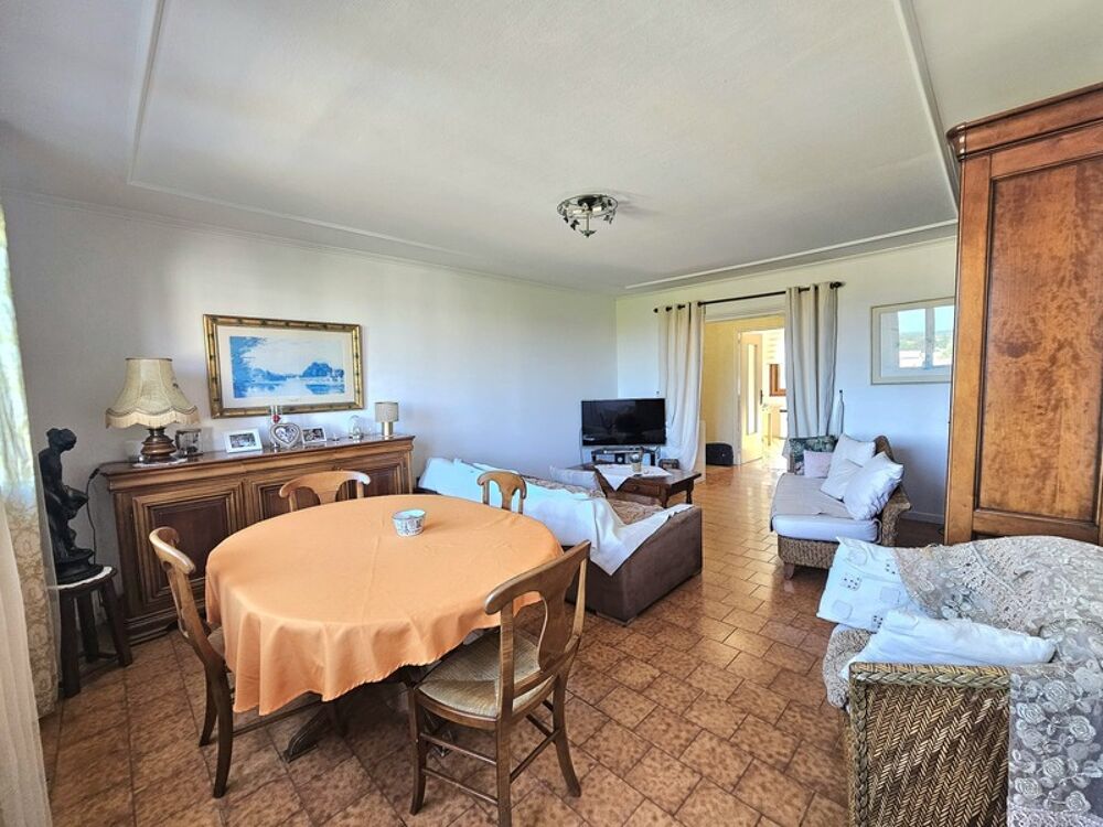 Vente Appartement A vendre Appartement T5 de 98 m2, 4 chambres, véranda, parking à LUCCIANA 20290 (HAUTE CORSE) Lucciana