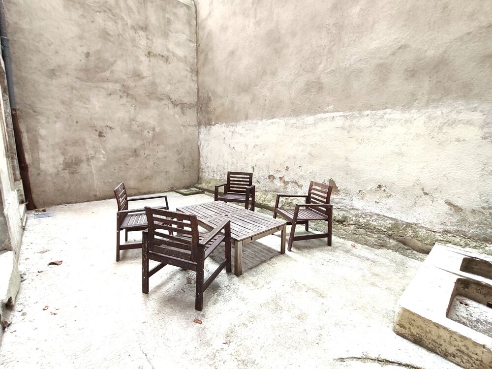 Location Appartement À louer meublé – Marseille 1er – Studio de 51 m² avec cour privative de 25 m² Marseille 1
