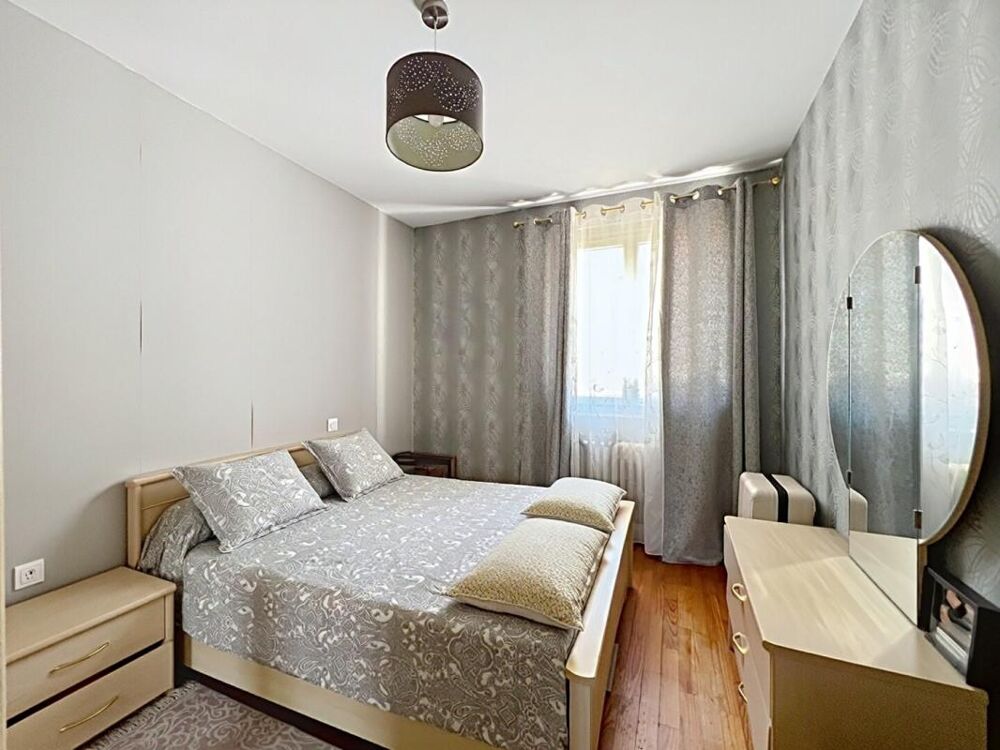 Vente Appartement CLERMONT-FERRAND - Appartement T5 de 88 m² avec parking et cave Clermont ferrand