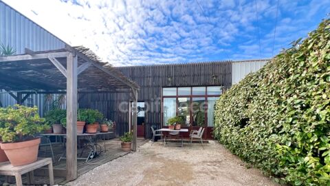 Loft d'artiste plain-pied - Local toutes activités à vendre AIGUES MORTES (30) 380000 30220 Aigues mortes