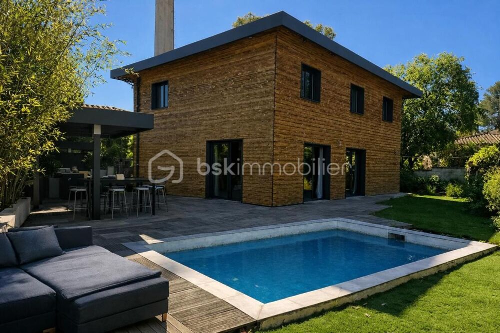 Villa familiale au calme avec piscine et garage