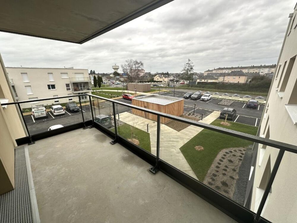 T3 avec balcon et parking à LAVAL