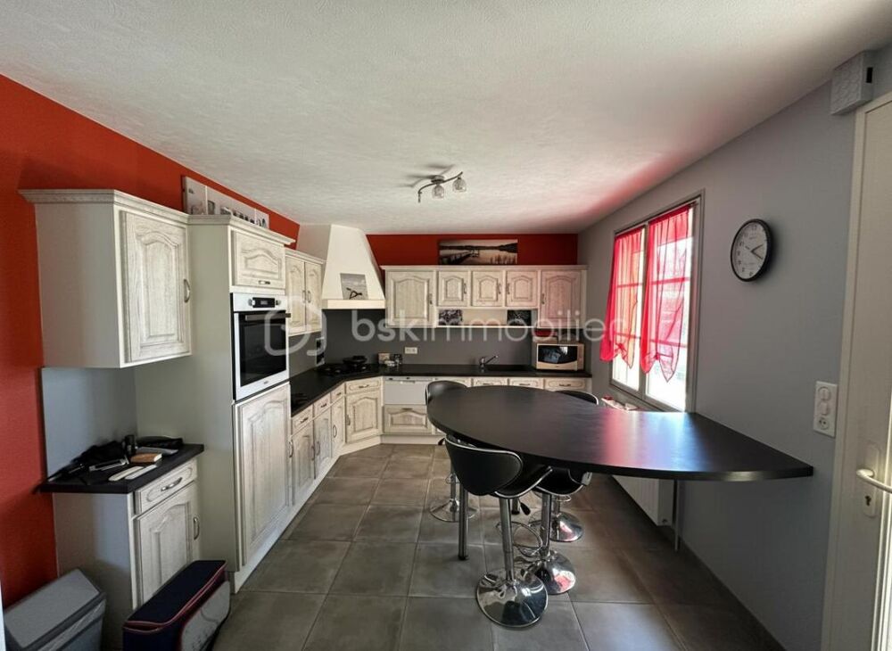 Vente Maison Maison de campagne avec 4 chambres, sous-sol et grand garage Notre dame du touchet