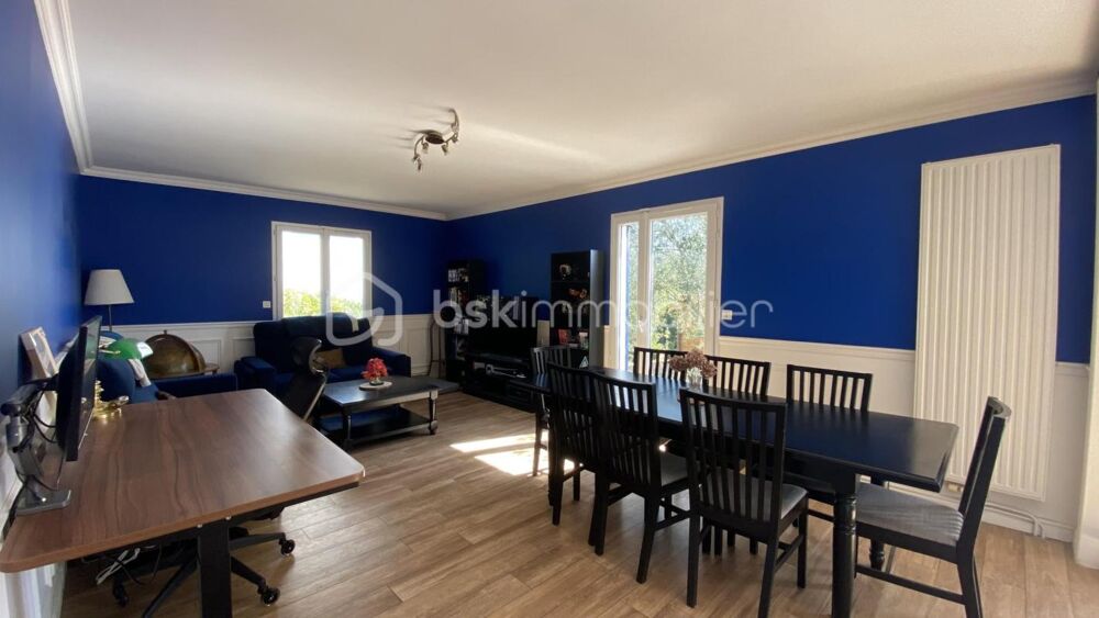 VERTOU/BEAUTOUR : Maison denv. 157m² au sol, 4/5 chambres, bureau, garage et jardin