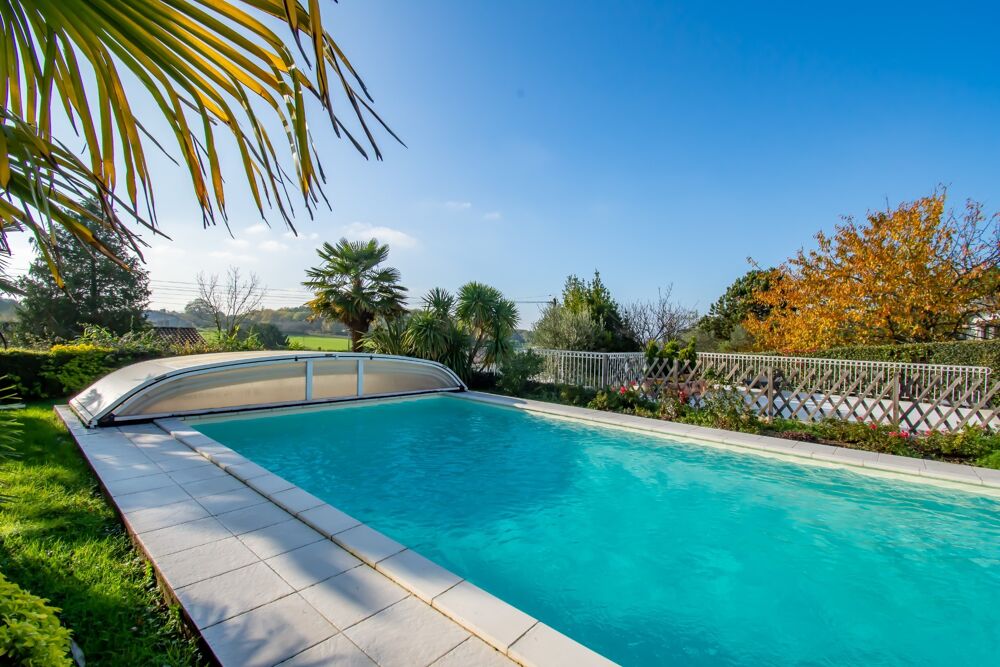 Vente Maison BREUILLET – VILLA AVEC PISCINE ET VUE PANORAMIQUE SUR LA CAMPAGNE Breuillet