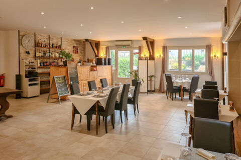   Ensemble immobilier avec restaurant et habitations 