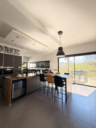  Villa à vendre 7 pièces 263 m²