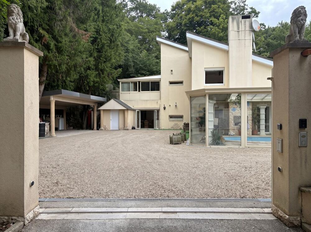 ARNIERES SUR ITON (27180) - Magnifique maison d'architecte d'environ 320 m² habitables - 5 chambres - 1 piscine couverte - 545 5