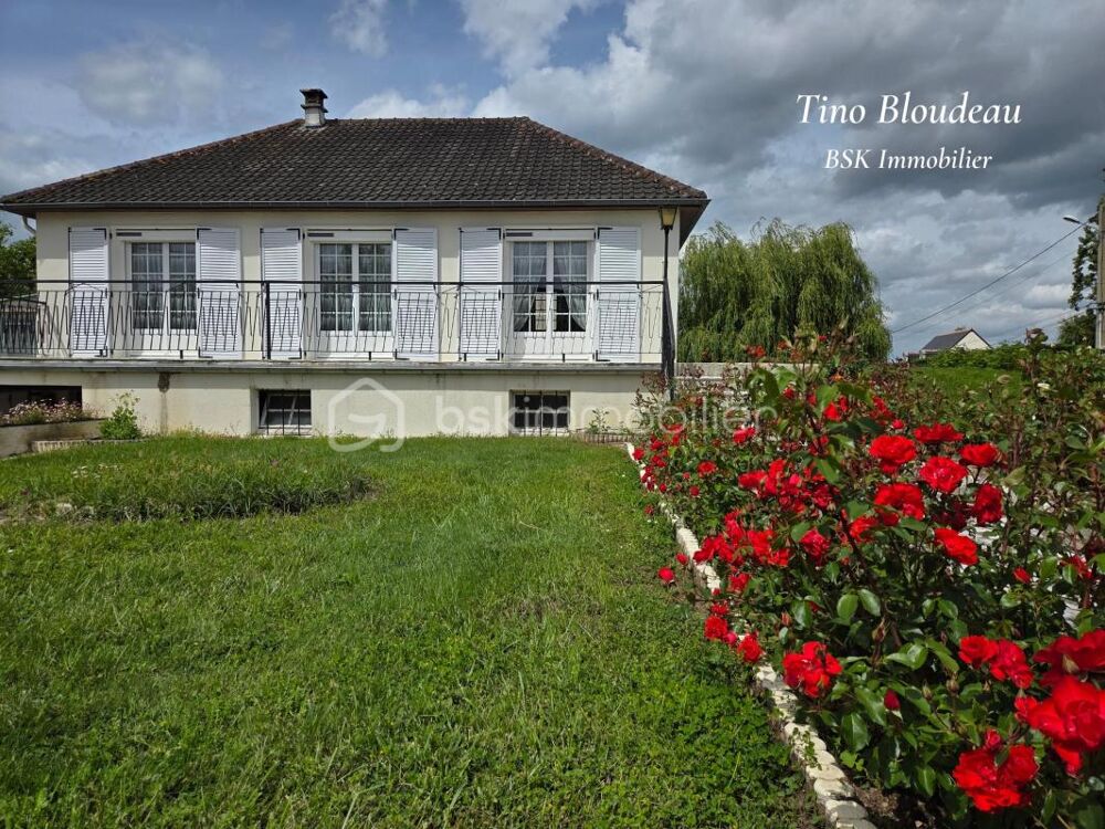 Maison sur grand sous sol - 2 Chambres - Au coeur de Francueil