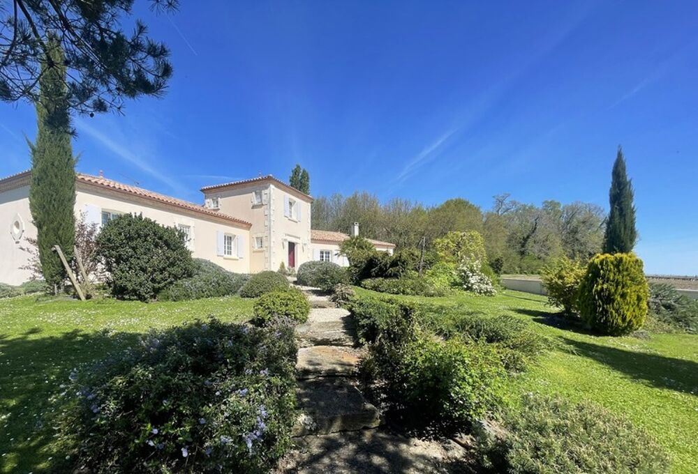 Villa d'architecte et gîte indépendant dans un parc paysager de plus de 4 000 m² SUD de COGNAC proche de BARBEZIEUX SAINT HILAIR